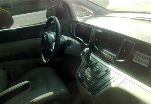 配置全面升级 全新别克GL8国内路试曝光 汽车之家